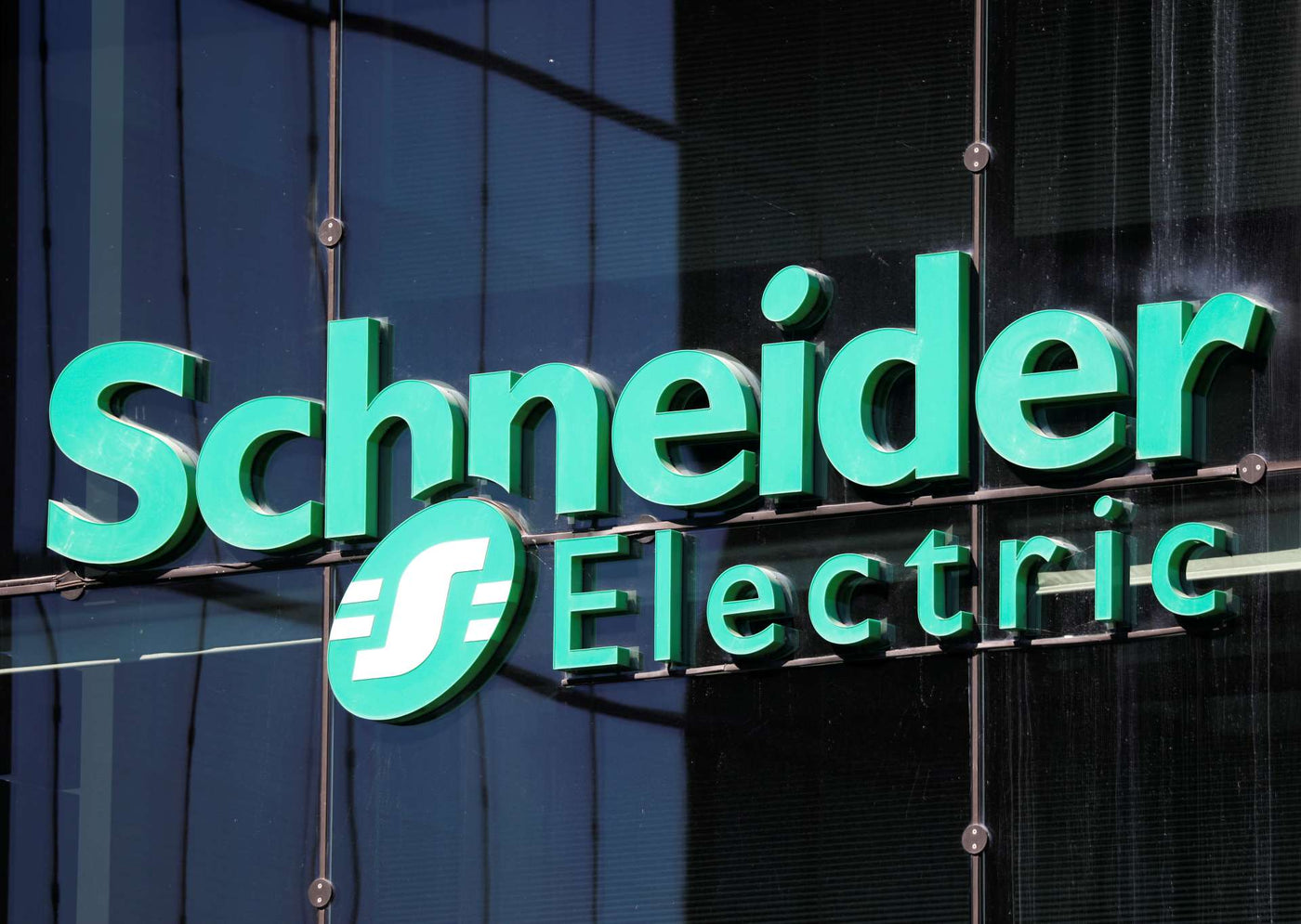 Schneider 推出一款革命性產品 Boost Pro，適合商業及工業儲能電池領域