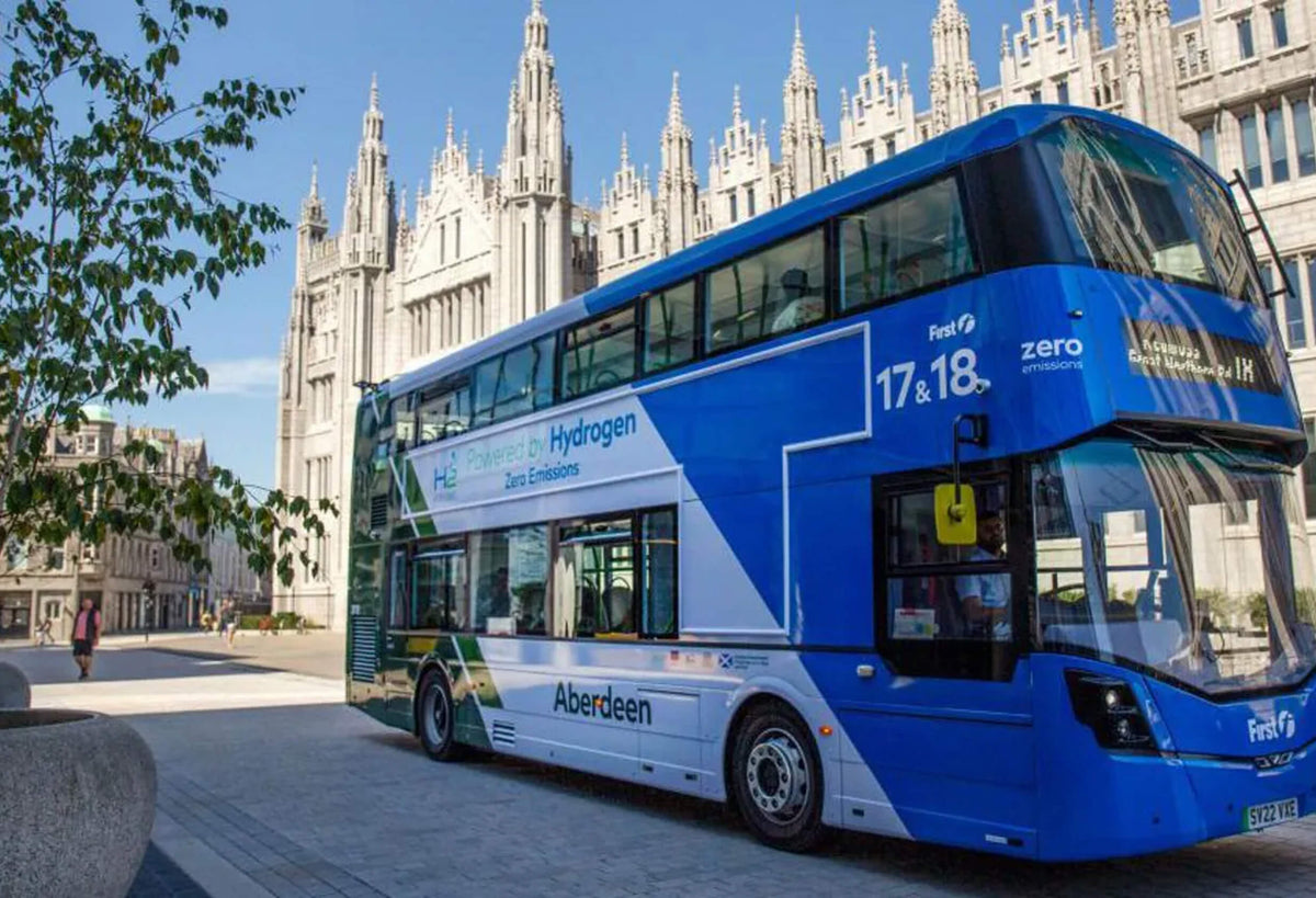 全球首支氫氣雙層巴士車隊走向終結：技術與市場競爭的現實教訣